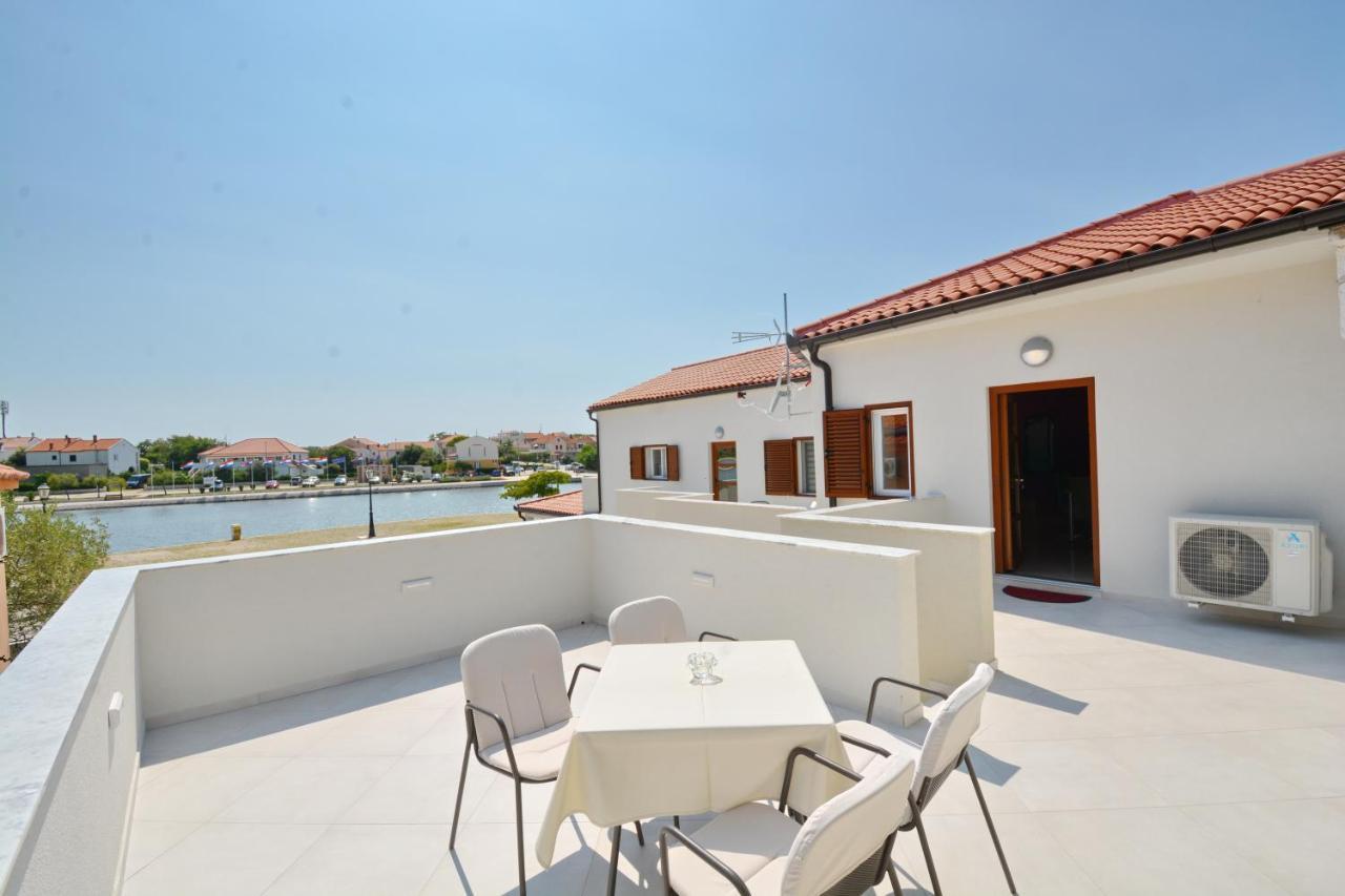 King Apartments Нин Екстериор снимка