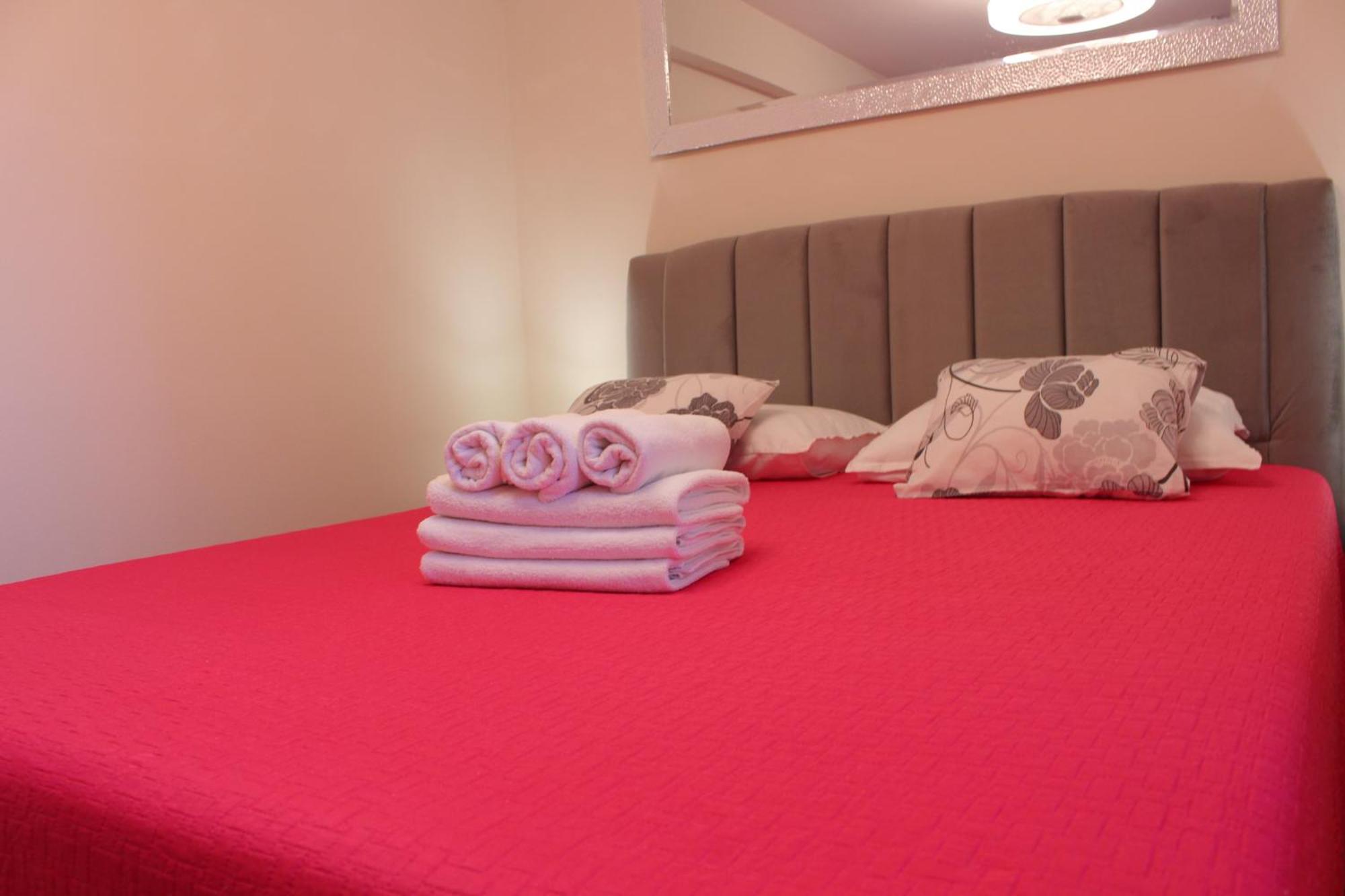 King Apartments Нин Екстериор снимка