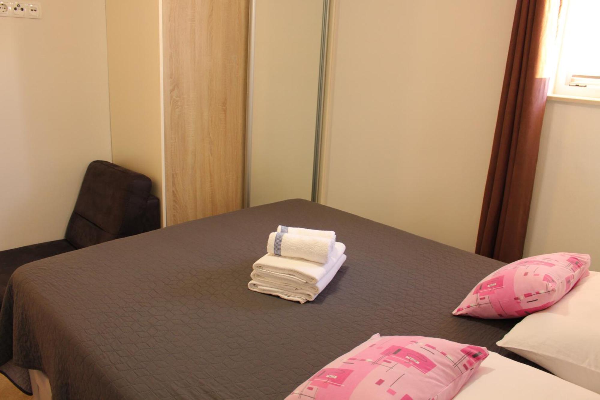 King Apartments Нин Екстериор снимка