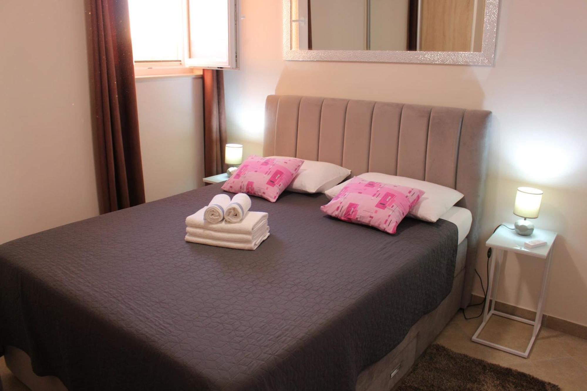 King Apartments Нин Екстериор снимка