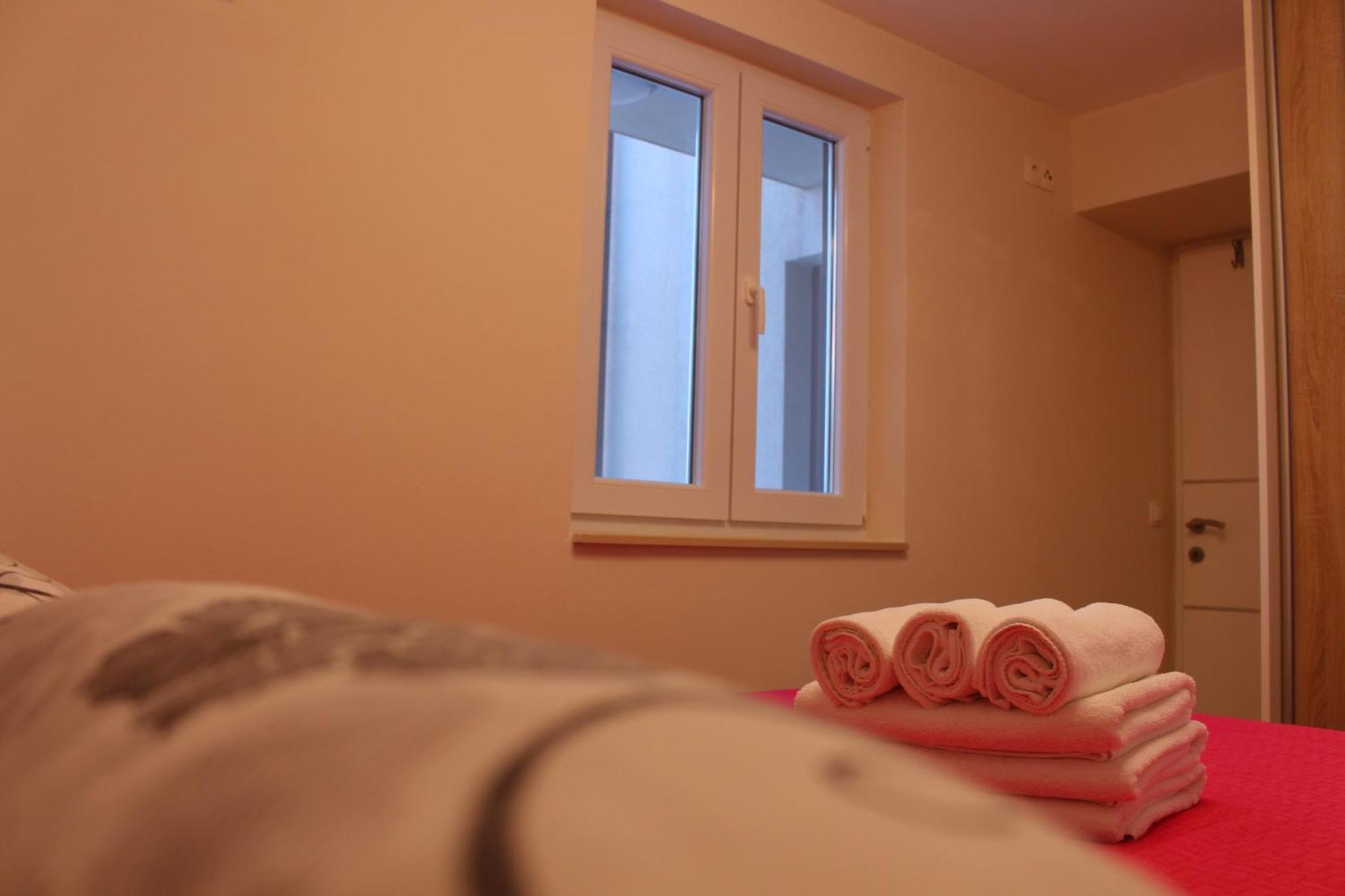 King Apartments Нин Екстериор снимка