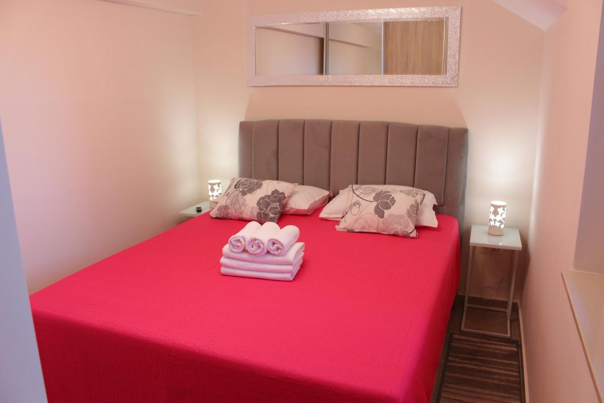 King Apartments Нин Екстериор снимка